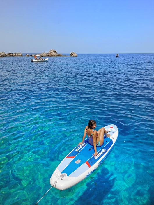 Clienti Levante Tour che si divertono con il SUP